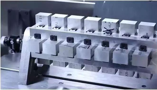 【新手必看】3軸、3+2軸、5軸加工的區(qū)別是什么?(圖11) 【新手必看】3軸、3+2軸、5軸加工的區(qū)別是什么?(圖11)