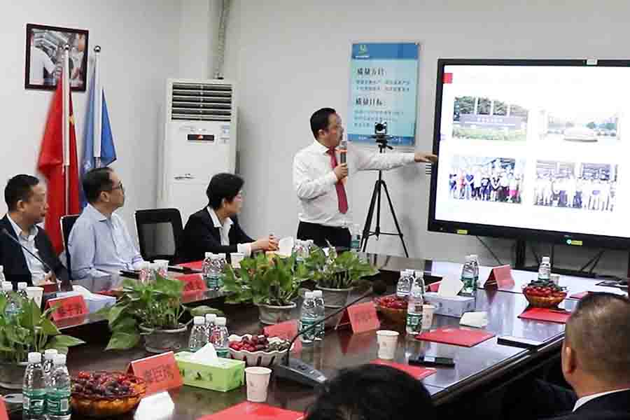香港鑄造業總會總理事會成員蒞臨巨高機床指導工作(圖1) 香港鑄造業總會總理事會成員蒞臨巨高機床指導工作(圖1)